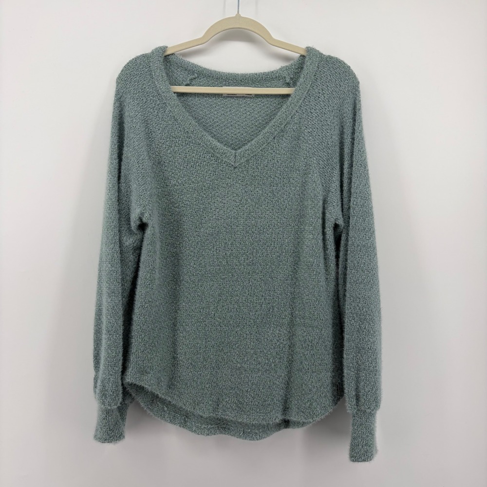 Hollister Sweater Sage Green Womens Medium V-Neck Eyelash Knit Pullover Soft
